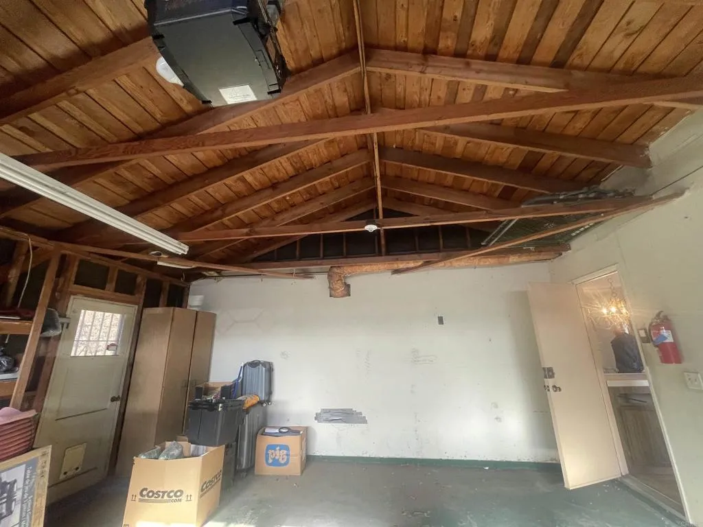 https://cdn.realtyfeed.com/cdn/127/306707429/0233c24e306d00cd493dde381d4744d7.webp