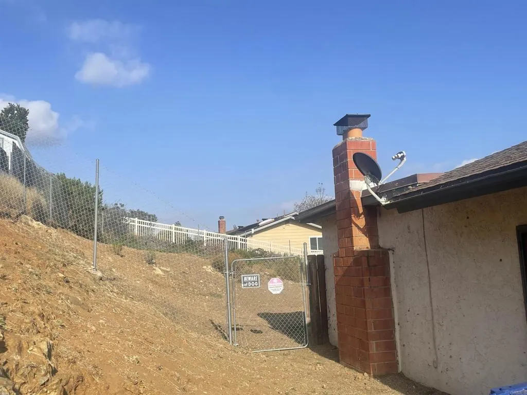 https://cdn.realtyfeed.com/cdn/127/306707429/503085dcac0245e3bf078919f341296c.webp