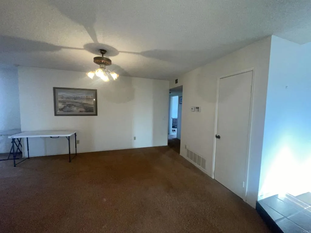 https://cdn.realtyfeed.com/cdn/127/306707429/d8ee4675b70aea1a45e4d558c3e3010a.webp