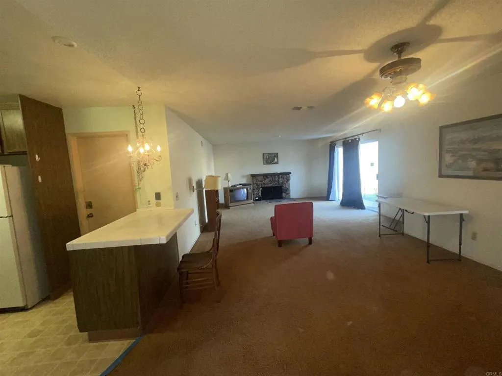 https://cdn.realtyfeed.com/cdn/127/306707429/fbbfa3406419bf402108d500a7c29a51.webp