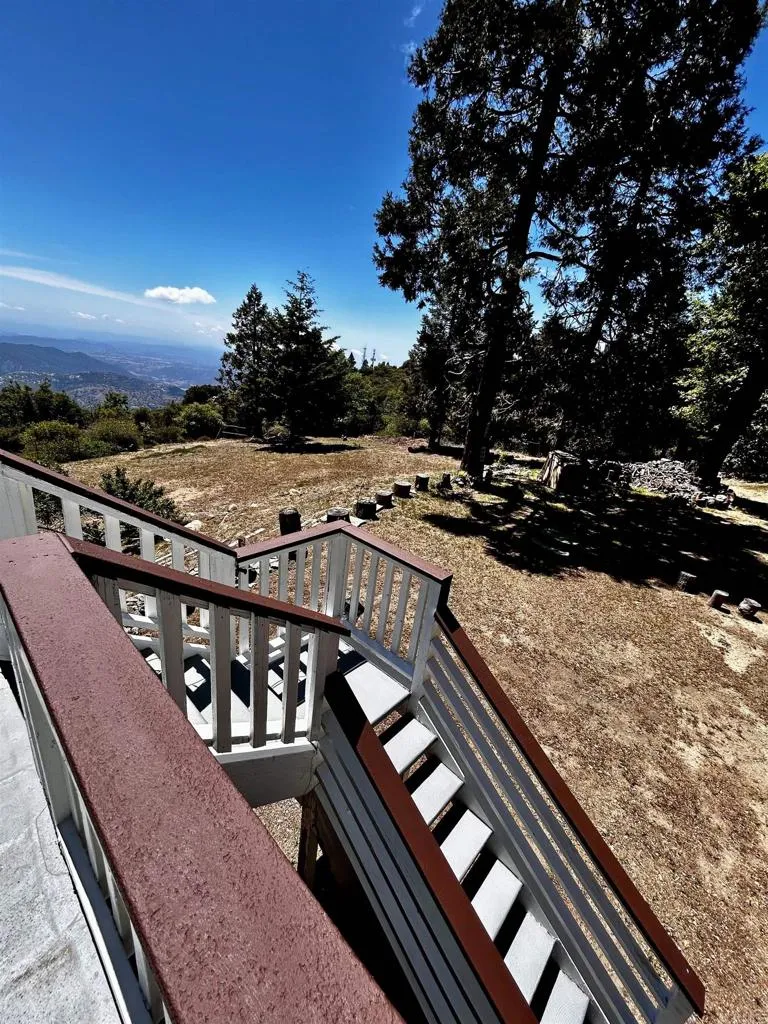 https://cdn.realtyfeed.com/cdn/127/306707441/09b63f5ec3d85a3a3df0c6a5bedf92f9.webp