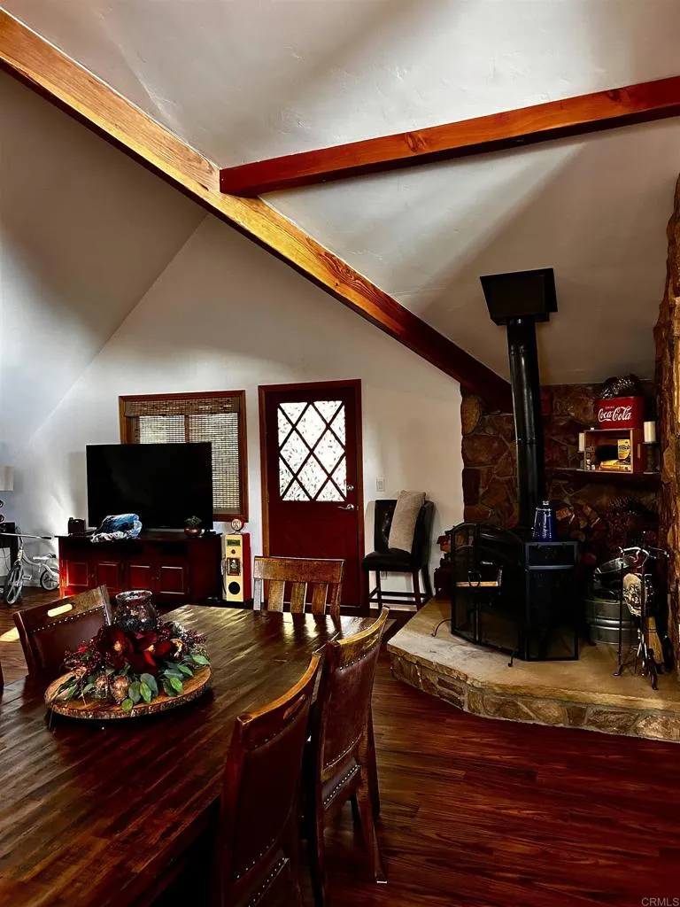 https://cdn.realtyfeed.com/cdn/127/306707441/7ee8abc9100d20c1996b91c055ff82d4.webp