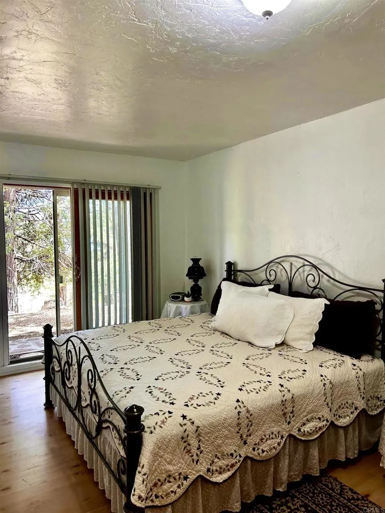https://cdn.realtyfeed.com/cdn/127/306707441/92bd9542dd4b4de2273a00b4d7ee31b6.webp