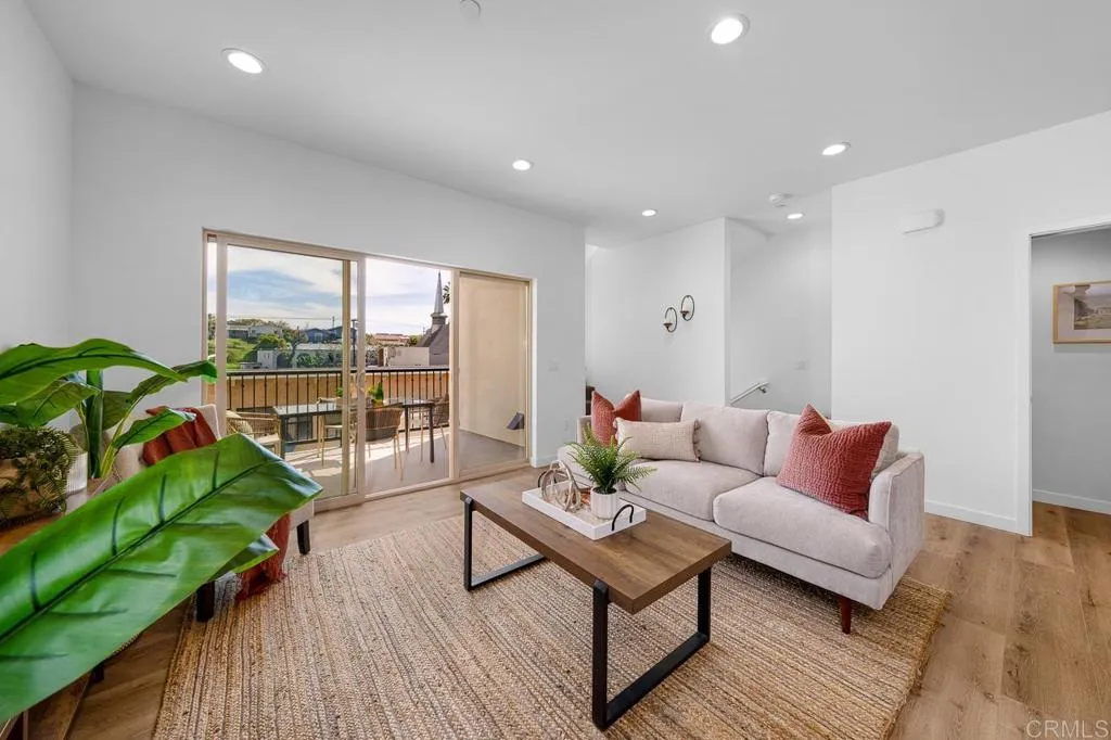 https://cdn.realtyfeed.com/cdn/127/306707466/c7e3672707a1496bf7610977b1e8a4e0.webp