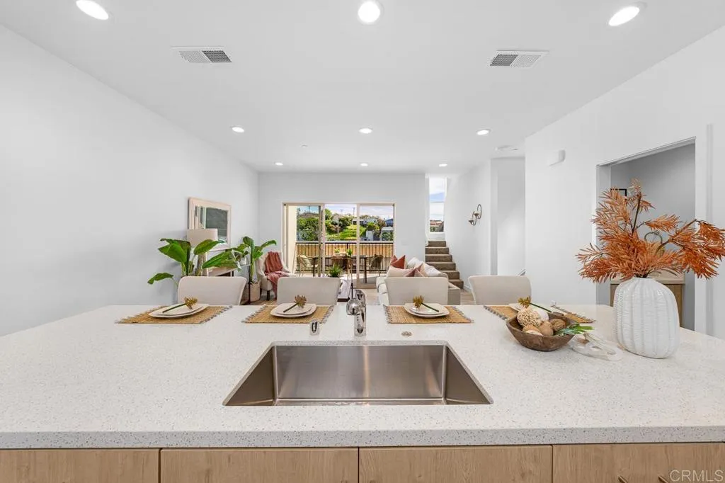https://cdn.realtyfeed.com/cdn/127/306707466/db5124abf983e2e6f318060173a9a3d8.webp