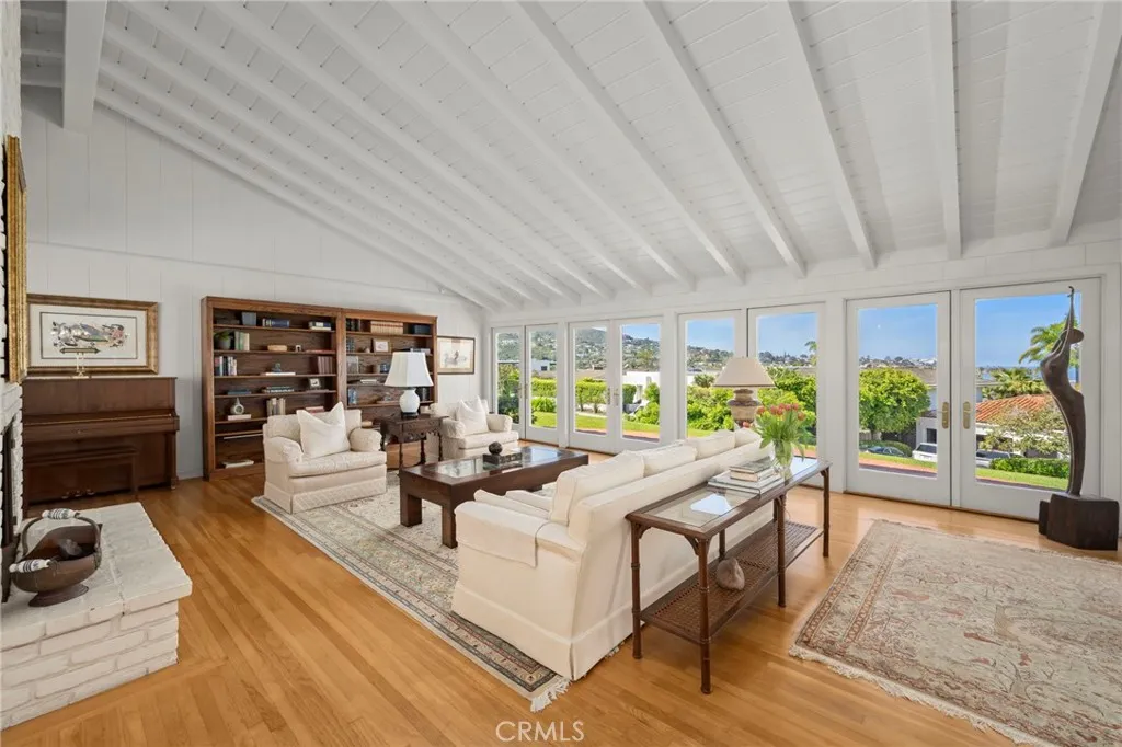 https://cdn.realtyfeed.com/cdn/127/306707503/924fd897410f939b578a61ff59f78254.webp