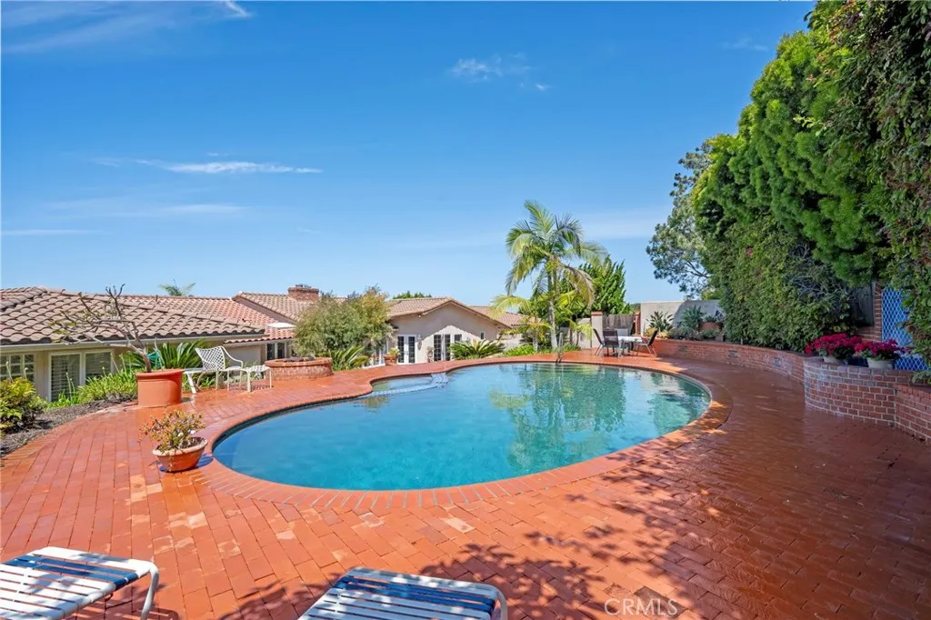 https://cdn.realtyfeed.com/cdn/127/306707503/fa64843e6696cf438a43486c15218d59.webp