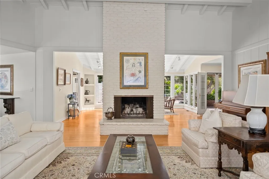 https://cdn.realtyfeed.com/cdn/127/306707503/fc8c43c8c9e6da4b49485e371b362f3e.webp