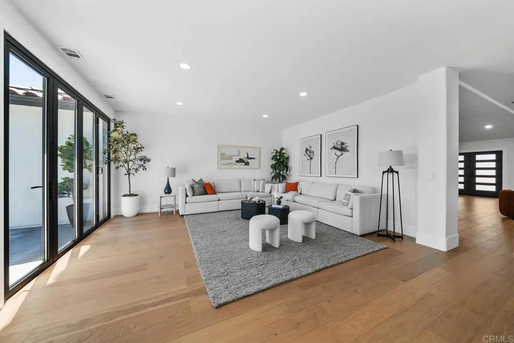 https://cdn.realtyfeed.com/cdn/127/306707516/26fa01ead741abaa71593574a65e2295.webp
