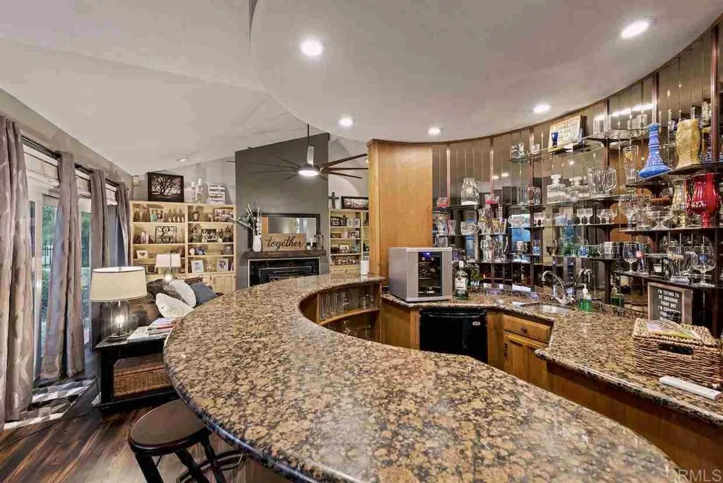 https://cdn.realtyfeed.com/cdn/127/306707559/7a2a0171bf1ac15fba35a1e9b0bb9d01.webp