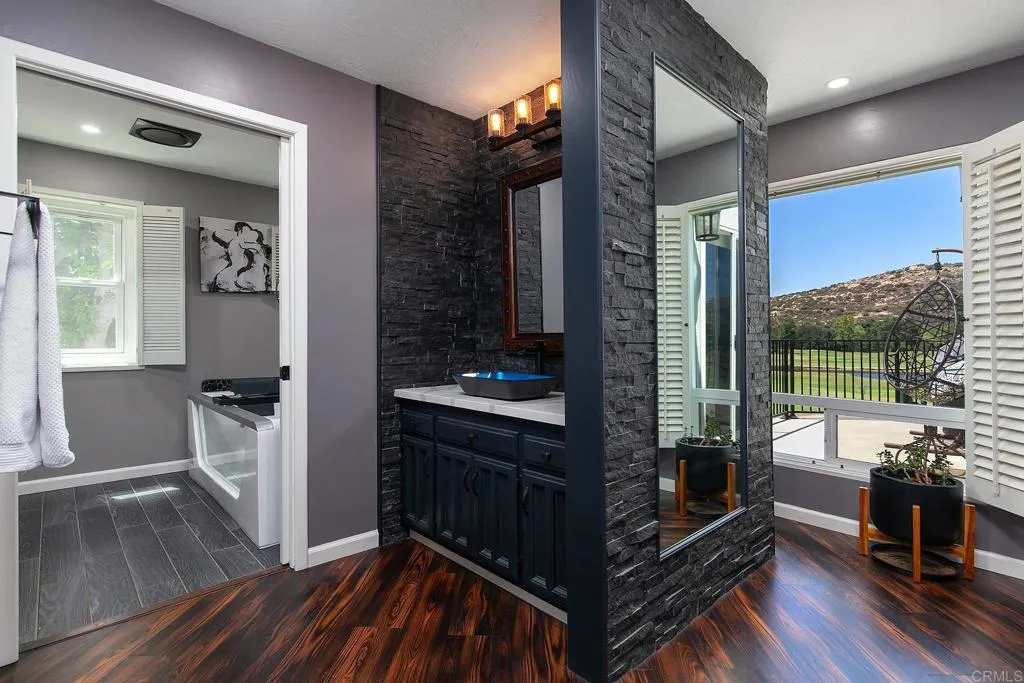 https://cdn.realtyfeed.com/cdn/127/306707559/f130c779c12cc0ba58526c653f4a5c2f.webp