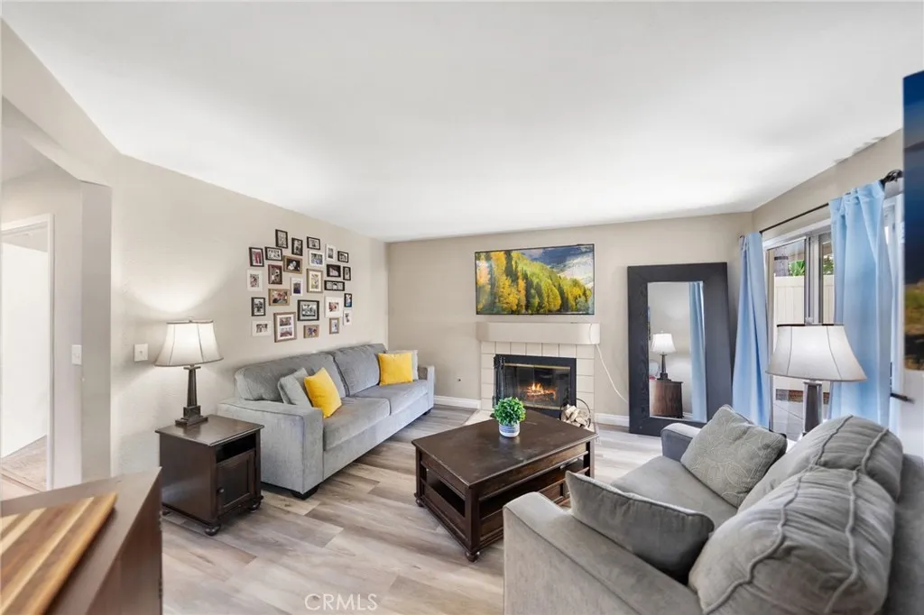 https://cdn.realtyfeed.com/cdn/127/306707563/6b2d0d32f78ebdad141e77535473be21.webp