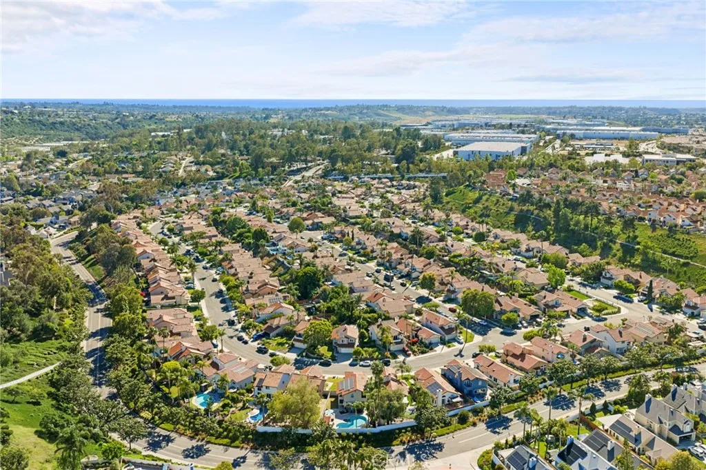 https://cdn.realtyfeed.com/cdn/127/306707563/8766b02b2d26ba05e3ddff0d7fa5bfda.webp