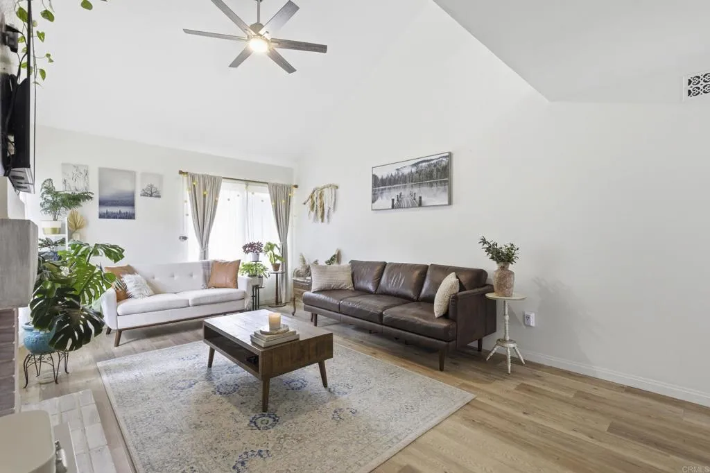 https://cdn.realtyfeed.com/cdn/127/306707617/1d0f5fd5c838a88568a57dccd0cfbeff.webp