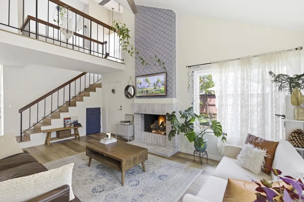 https://cdn.realtyfeed.com/cdn/127/306707617/8b5696216eec3f264670498b3ca3d1fb.webp