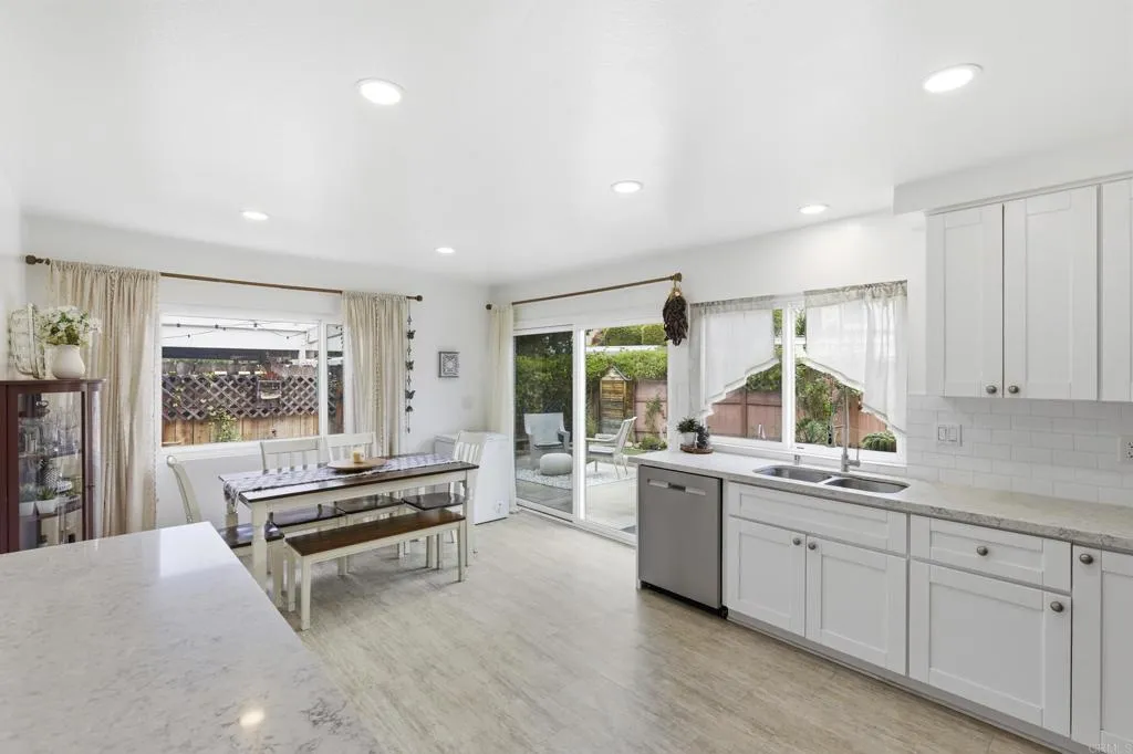https://cdn.realtyfeed.com/cdn/127/306707617/8ba20b751223ec59212f68fa7f0ce74c.webp