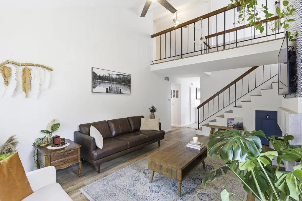 https://cdn.realtyfeed.com/cdn/127/306707617/b2ae6e189cfe9e950df67e33cf77508b.webp