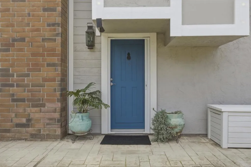 https://cdn.realtyfeed.com/cdn/127/306707617/cffb2b98e8411e9979da0135d4d2b590.webp
