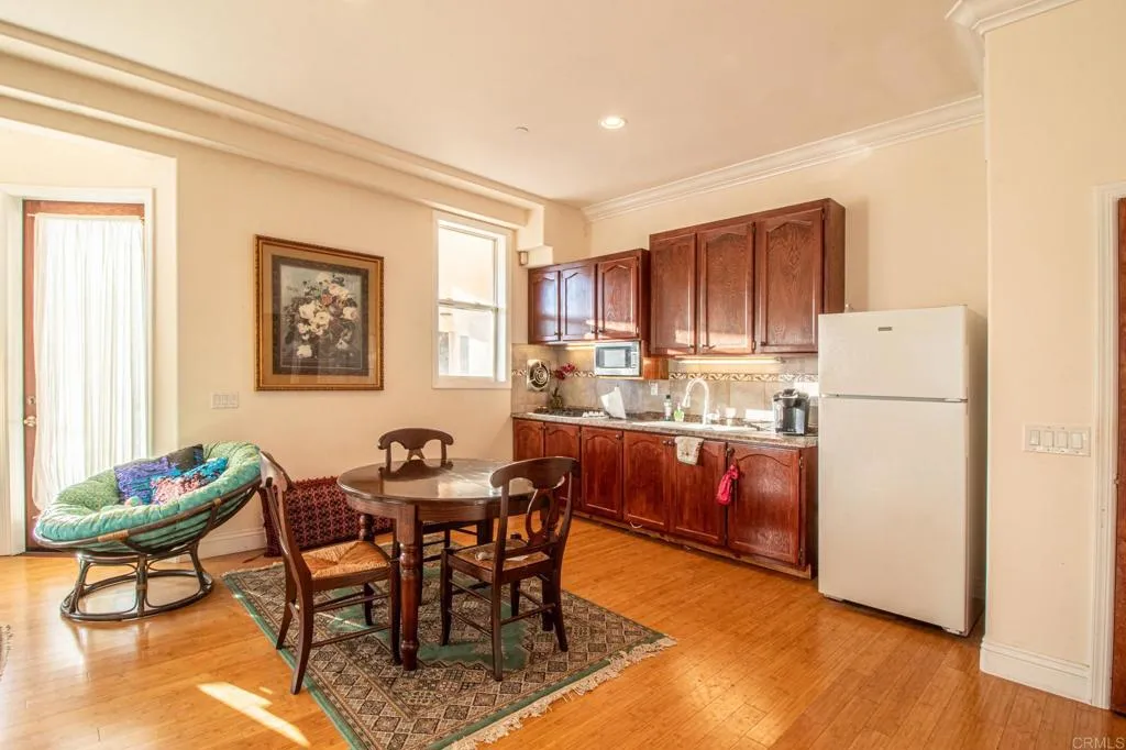 https://cdn.realtyfeed.com/cdn/127/306707654/332036bfdb05fa684a8a9307a80db705.webp
