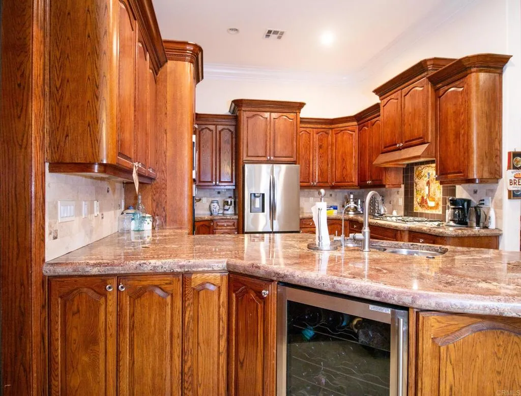 https://cdn.realtyfeed.com/cdn/127/306707654/564f55611d95a0a6cd5618857c46cd2a.webp