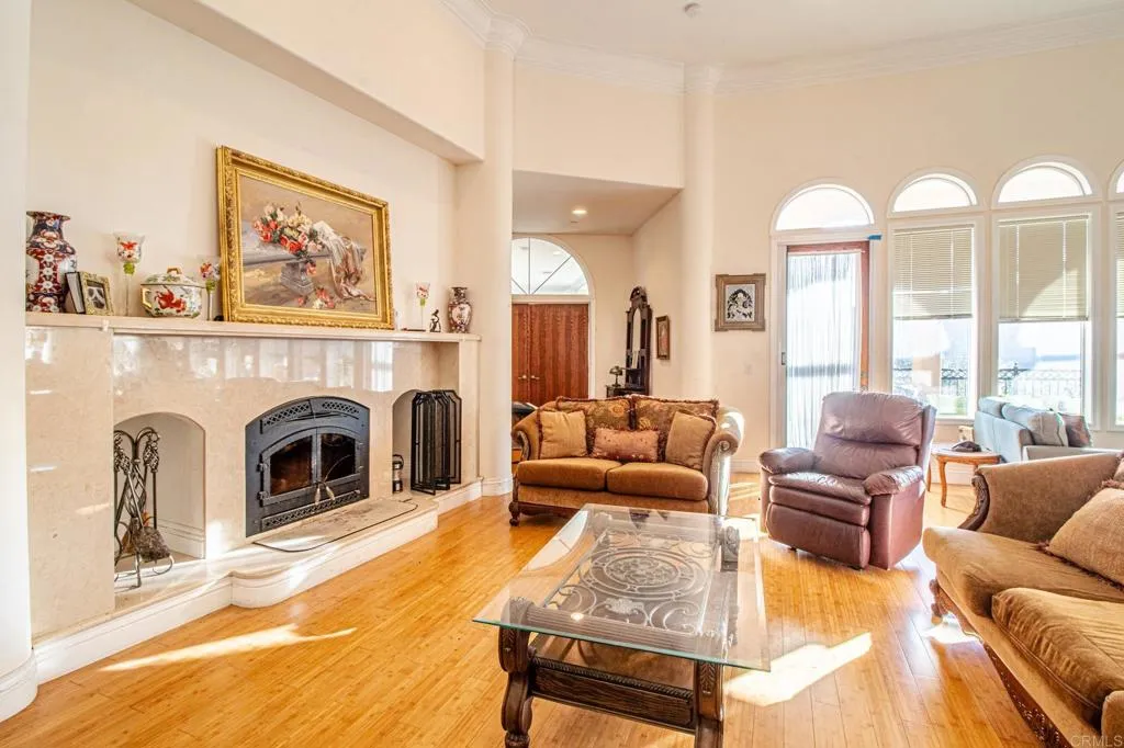 https://cdn.realtyfeed.com/cdn/127/306707654/68bb13edc135d3b5abd64201c98f6bbd.webp