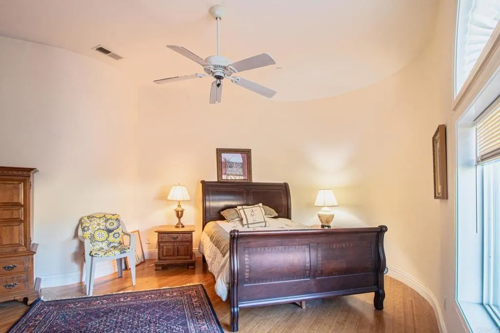 https://cdn.realtyfeed.com/cdn/127/306707654/754cff16605816e2f52c816a825e3ffd.webp
