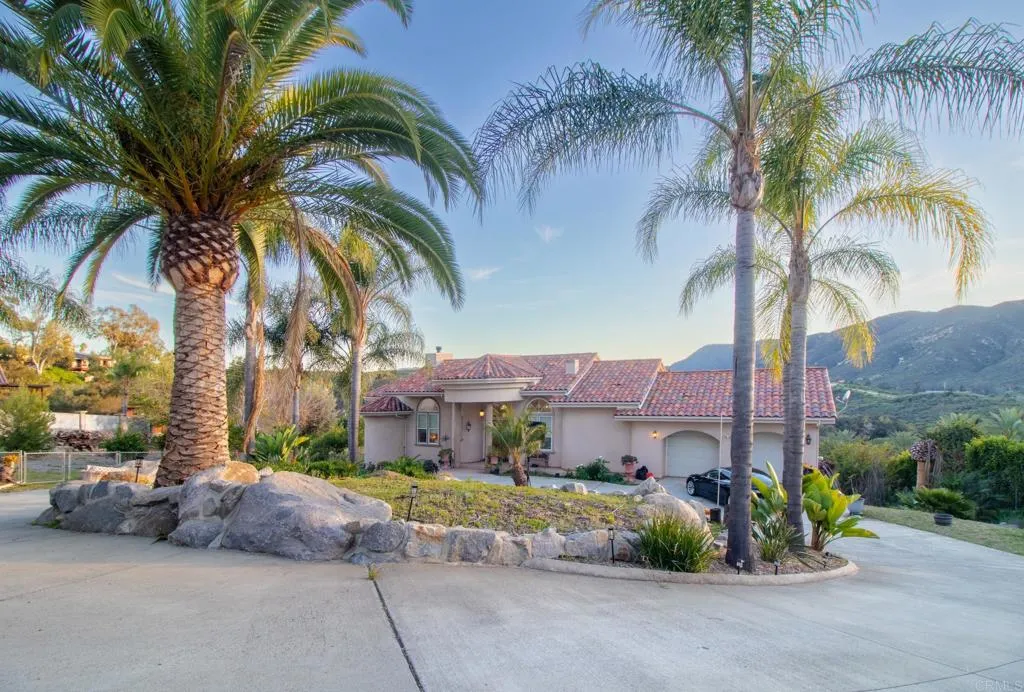 https://cdn.realtyfeed.com/cdn/127/306707654/947f503da37415d703d5da35bc0054bc.webp