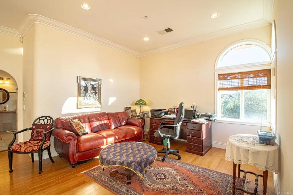 https://cdn.realtyfeed.com/cdn/127/306707654/bad983ea245cdc468b1f1d577983db03.webp