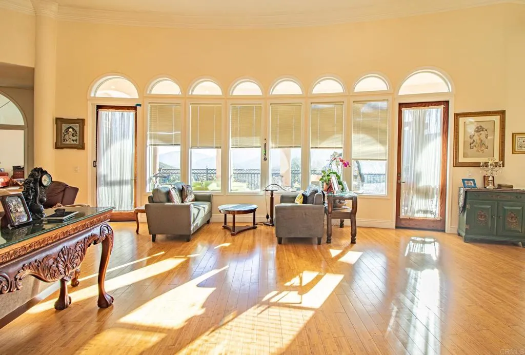 https://cdn.realtyfeed.com/cdn/127/306707654/bd2c9ad38f33011b1110e3554e31c4ef.webp