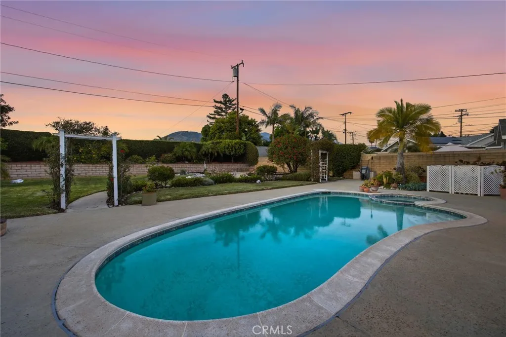 La Verne, CA 91750