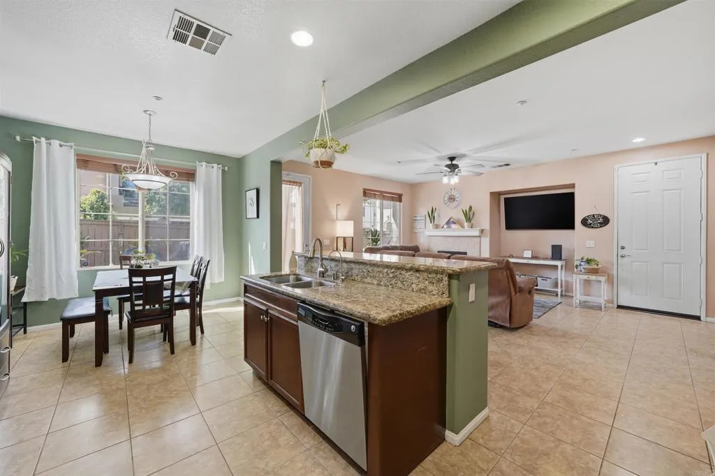 https://cdn.realtyfeed.com/cdn/127/306707664/325dab0565f47b11cad334717298e684.webp