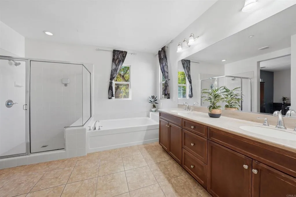 https://cdn.realtyfeed.com/cdn/127/306707664/3b94ca018ddc58f40f6fc4416d1878b0.webp