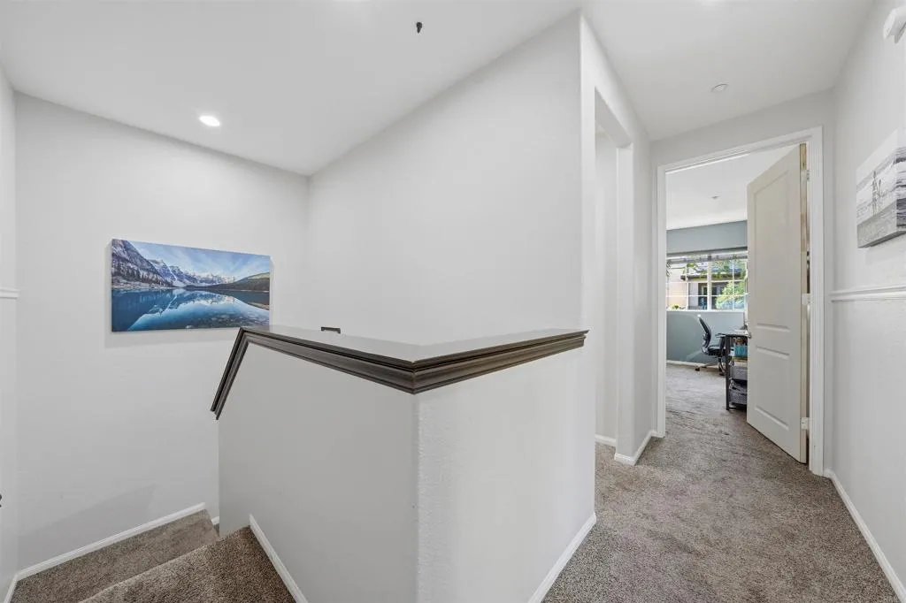 https://cdn.realtyfeed.com/cdn/127/306707664/5ef10c85754aa4bf071df4520182d7f1.webp