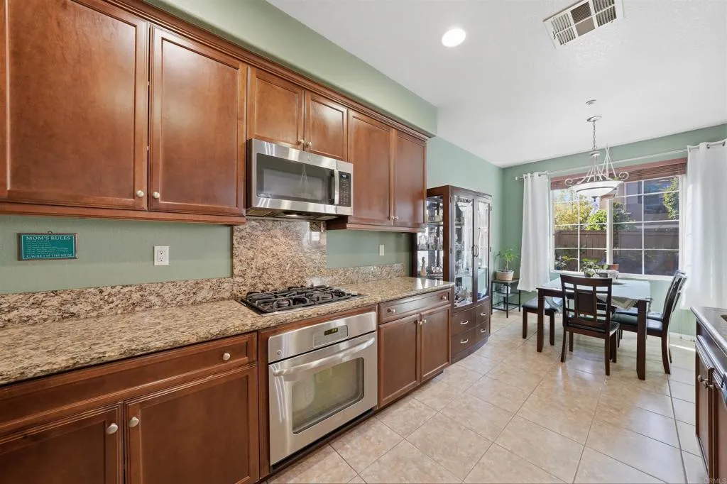 https://cdn.realtyfeed.com/cdn/127/306707664/617cbb20675c4c0aff6dc91051ebdd76.webp