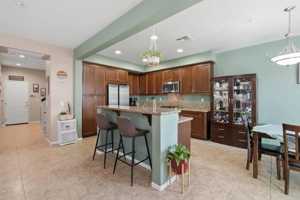 https://cdn.realtyfeed.com/cdn/127/306707664/fe0f24e9ec39b7f680e4e078670e0b6c.webp