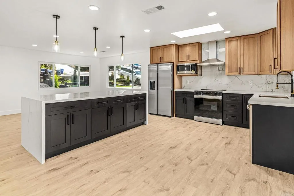 https://cdn.realtyfeed.com/cdn/127/306707679/12aa10dee51fa01c4a6f0bb54f0ffb8b.webp