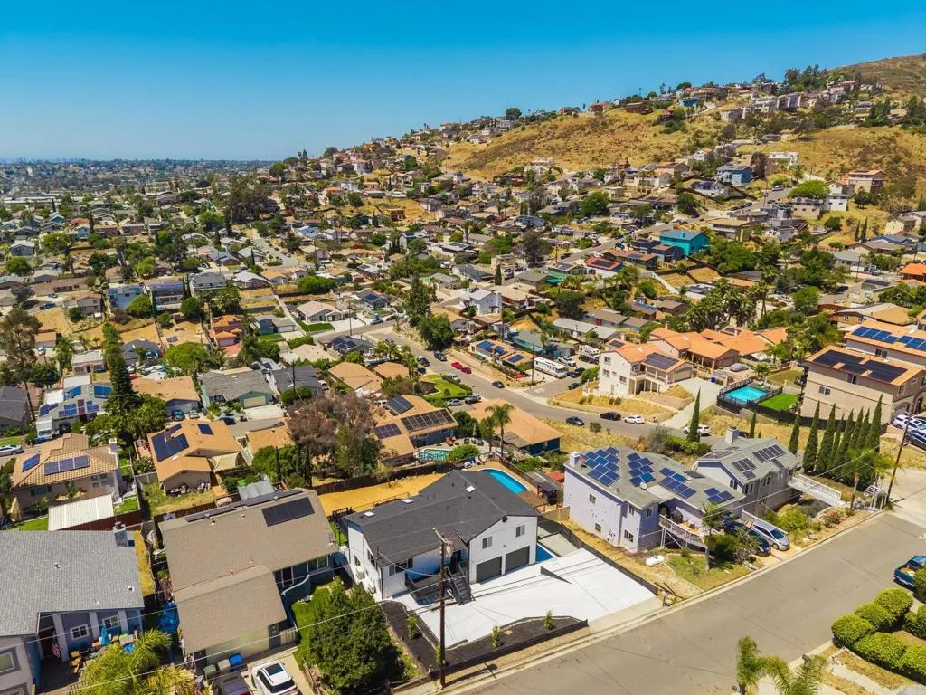 https://cdn.realtyfeed.com/cdn/127/306707679/59823f2085573ce15a7bb7e8af328b88.webp