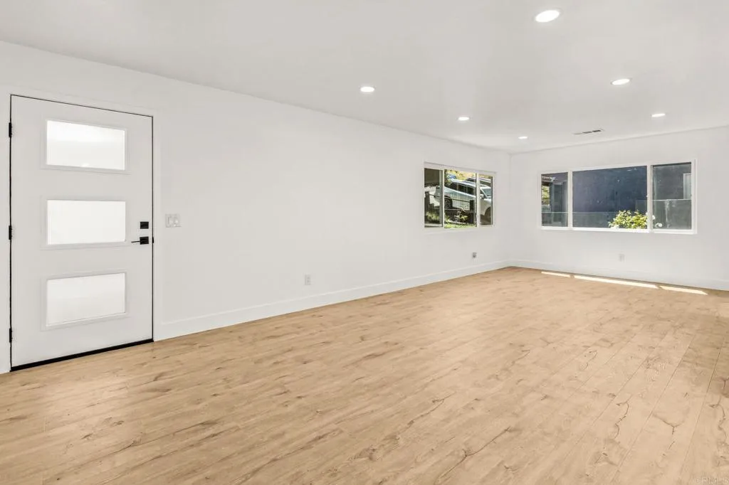 https://cdn.realtyfeed.com/cdn/127/306707679/8146f406a46425c4027bc18ee4861a17.webp