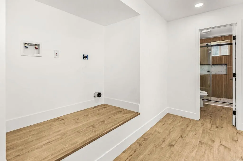 https://cdn.realtyfeed.com/cdn/127/306707679/9fcbdbfd3d6b659902e329464ddba47e.webp