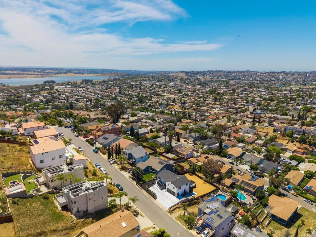 https://cdn.realtyfeed.com/cdn/127/306707679/d3a230ab4644fb614b11eceae943ec2f.webp