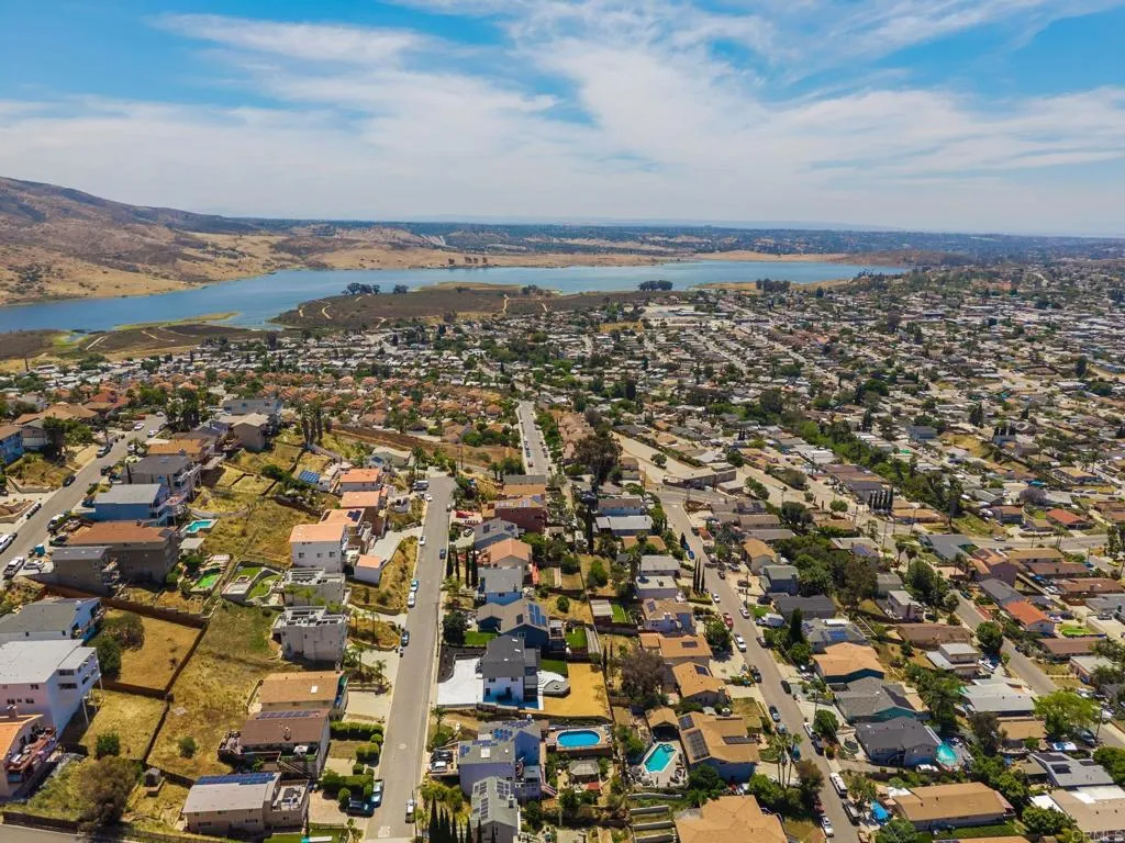 https://cdn.realtyfeed.com/cdn/127/306707679/f86feed87d0e283a247d9ebf1d5656e6.webp