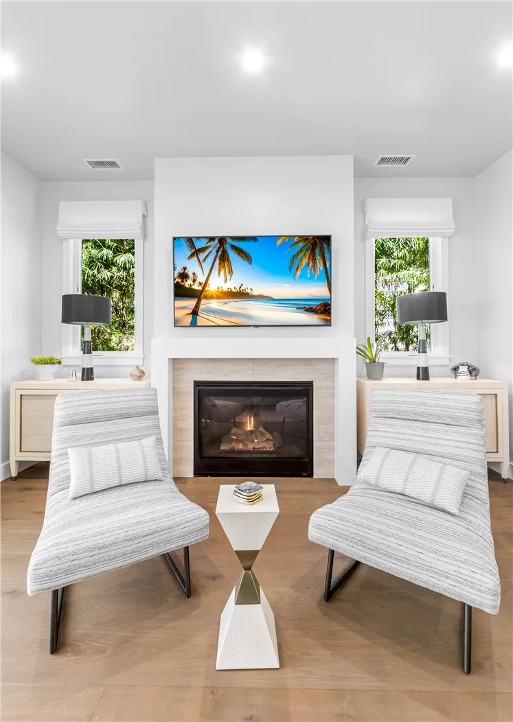 817 Main Street, Huntington Beach, CA, 92648
