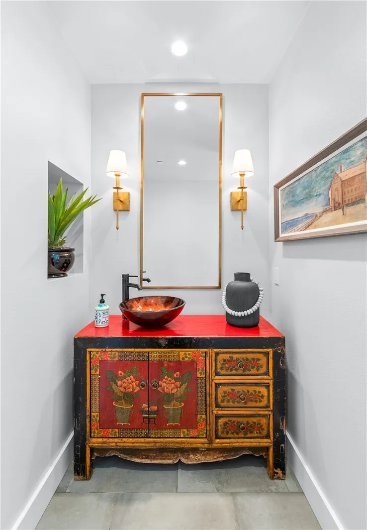 817 Main Street, Huntington Beach, CA, 92648