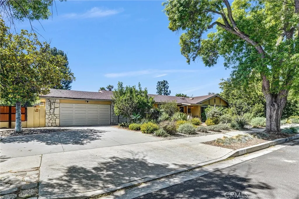 Northridge, CA 91325