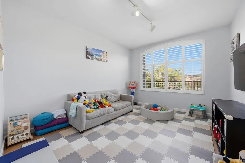 https://cdn.realtyfeed.com/cdn/127/306707711/0ea53d69af0d21f69868278acfb06c9b.webp