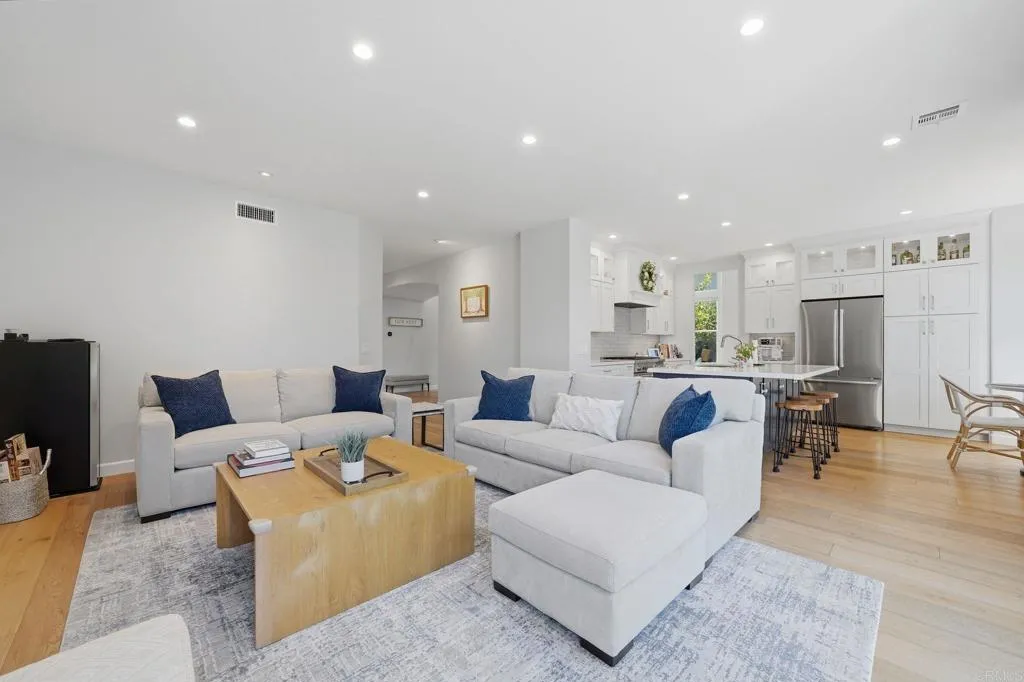 https://cdn.realtyfeed.com/cdn/127/306707711/9501f2200f69ed868abb63b827d9b6e0.webp