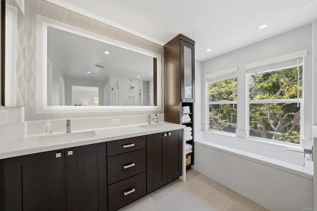 https://cdn.realtyfeed.com/cdn/127/306707711/976a27b125b62562474beb29f8351cd2.webp