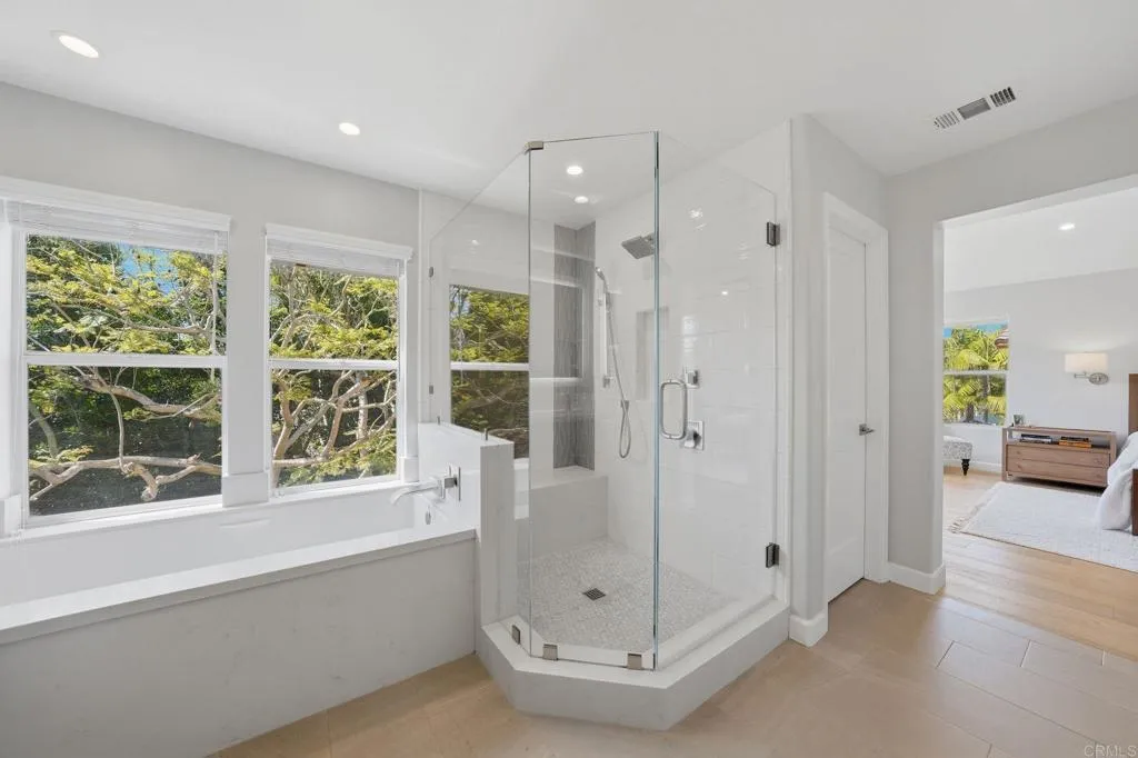 https://cdn.realtyfeed.com/cdn/127/306707711/fac4ef52f671408a3fb42b93349ec502.webp