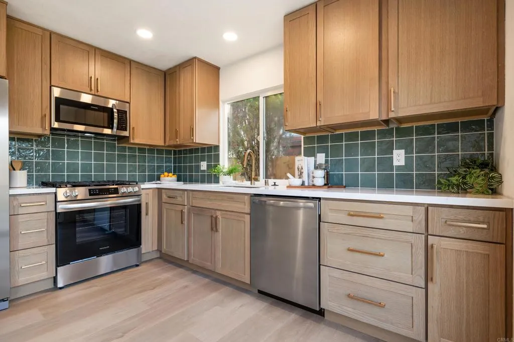 https://cdn.realtyfeed.com/cdn/127/306707713/08201e598287ddcd83843530c3cc4039.webp