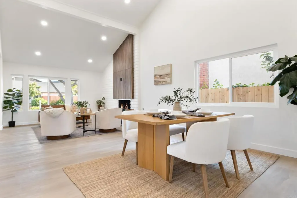https://cdn.realtyfeed.com/cdn/127/306707713/189c0b4186c50f476723a0625943f624.webp
